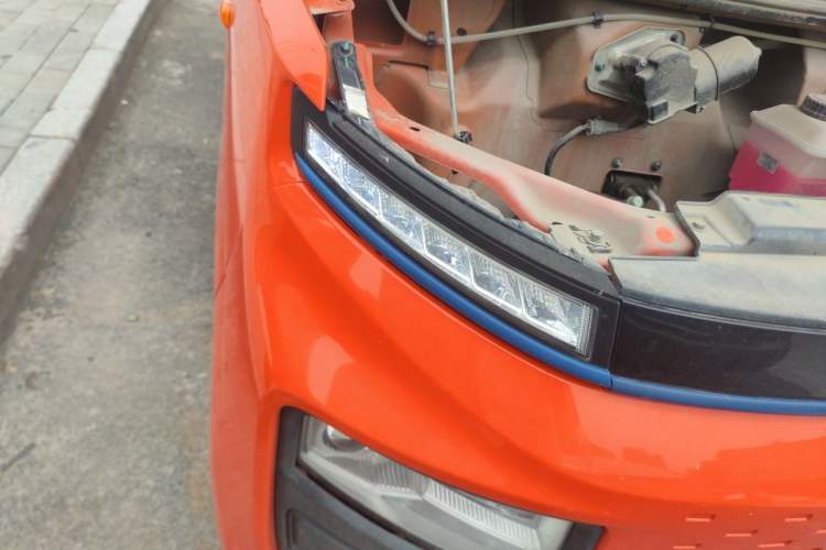 Used Farizon Xingxiang V 2023 V6E Guoxuan Hi-Tech 38.7 kWh Value Edition Right Front Headlight