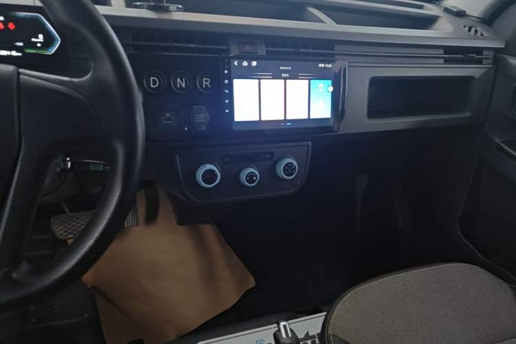 Used Farizon Xingxiang V 2023 V6E Guoxuan Hi-Tech 41.93 kWh Value Edition Audio And AC Panel