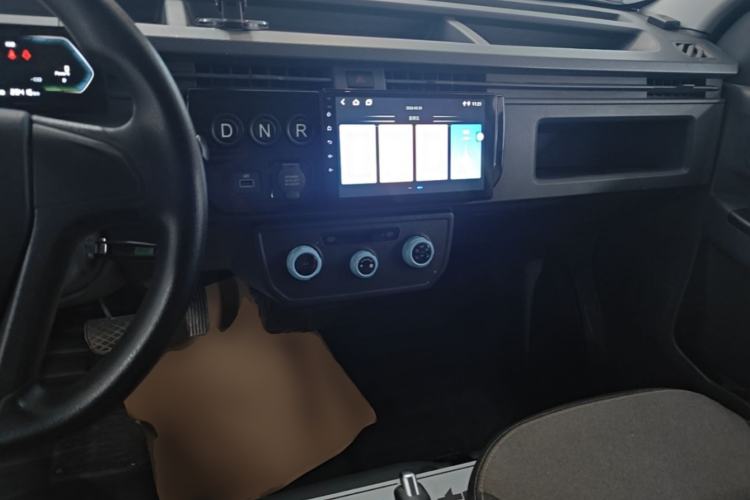 Used Farizon Xingxiang V 2023 V6E Guoxuan Hi-Tech 41.93 kWh Value Edition Center Console
