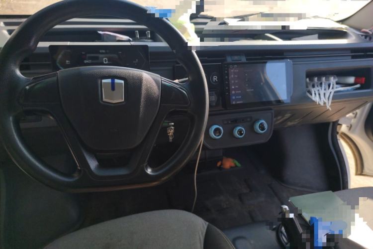 Used Farizon Xingxiang V 2023 V6E Ningde Times 41.86kWh Value Edition Center Console