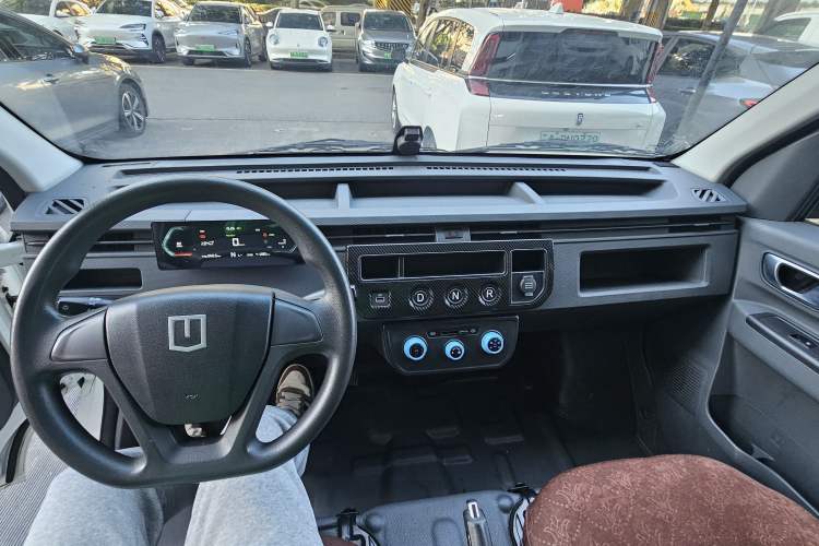 Used Farizon Xingxiang V 2023 V6E Ningde Times 41.86kWh Value Edition Center Console