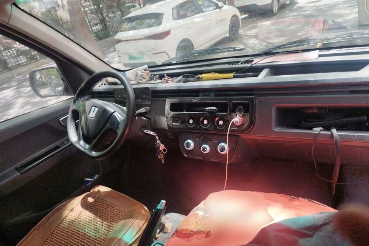Used Farizon Xingxiang V 2023 V6E Zhonghang Lithium Battery 38.64kWh Value Edition Center Console