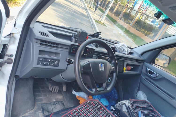 Used Farizon Xingxiang V 2023 V6E Ningde Times 41.86kWh Value Edition Center Console
