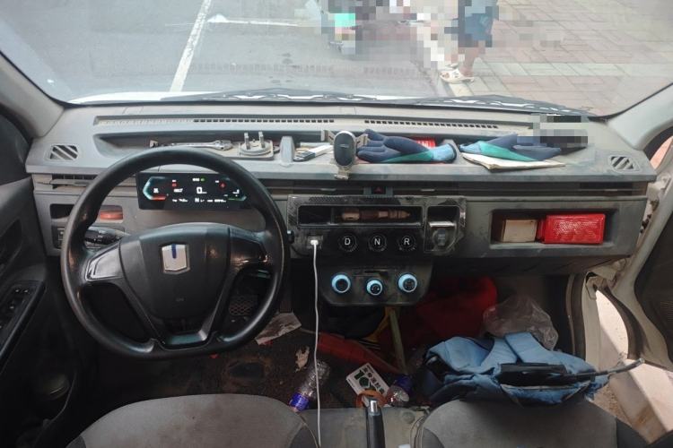 Used Farizon Xingxiang V 2023 V6E Guoxuan Hi-Tech 41.93 kWh Value Edition Center Console