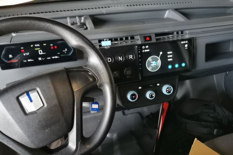 Used Farizon Xingxiang V 2023 V6E Zhonghang Lithium Battery 38.64kWh Value Edition Center Console