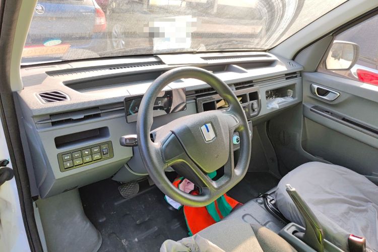 Used Farizon Xingxiang V 2023 V6E Zhonghang Lithium Battery 38.64kWh Value Edition Center Console