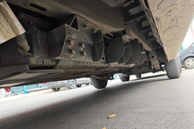 Used Farizon Xingxiang V 2023 V6E Zhonghang Lithium Battery 38.64kWh Value Edition Chassis Front Left