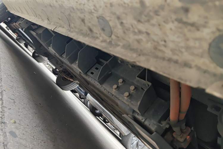 Used Farizon Xingxiang V 2023 V6E Zhonghang Lithium Battery 38.64kWh Value Edition Chassis Front Right