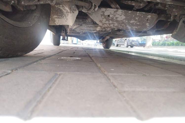 Used Farizon Xingxiang V 2023 V6E Zhonghang Lithium Battery 38.64kWh Value Edition Chassis Front Right
