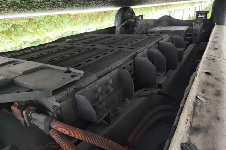 Used Farizon Xingxiang V 2023 V6E Zhonghang Lithium Battery 38.64kWh Value Edition Chassis Front Right
