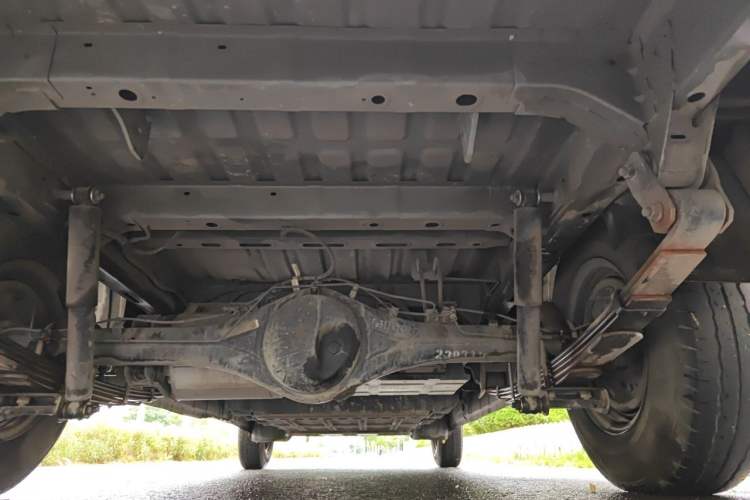 Used Farizon Xingxiang V 2023 V6E Zhonghang Lithium Battery 38.64kWh Value Edition Chassis Rear