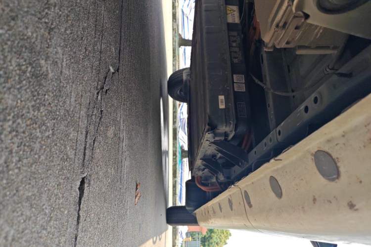 Used Farizon Xingxiang V 2023 V5E AVIC Lithium Battery 38.64kWh Value Edition Chassis Rear Right