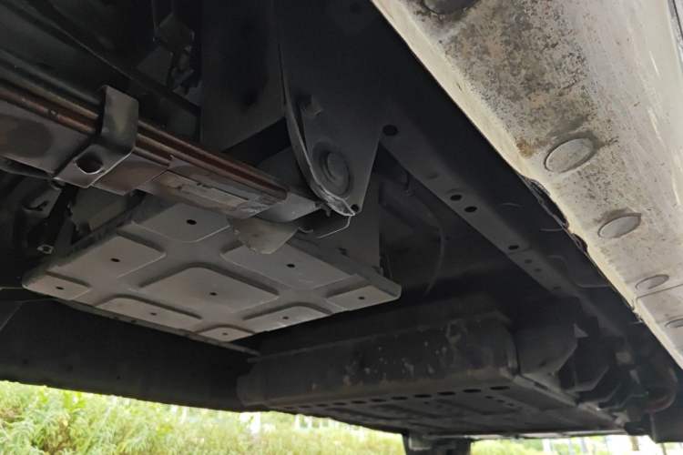 Used Farizon Xingxiang V 2023 V6E Zhonghang Lithium Battery 38.64kWh Value Edition Chassis Rear Right
