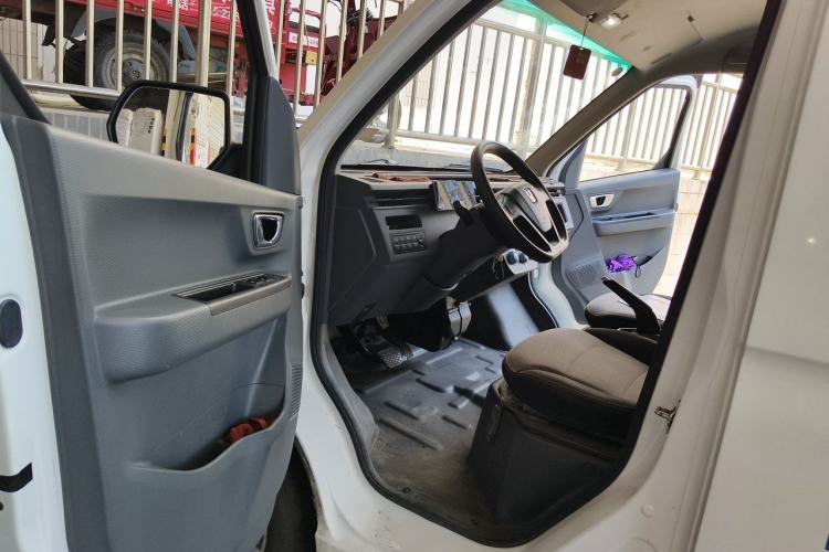 Used Farizon Xingxiang V 2023 V5E AVIC Lithium Battery 38.64kWh Deluxe Edition Driver Seat