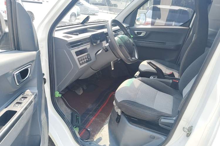Used Farizon Xingxiang V 2023 V6E Guoxuan Hi-Tech 41.93 kWh Value Edition Driver Seat