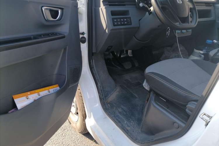 Used Farizon Xingxiang V 2023 V6E Guoxuan Hi-Tech 38.7 kWh Value Edition Driver Seat