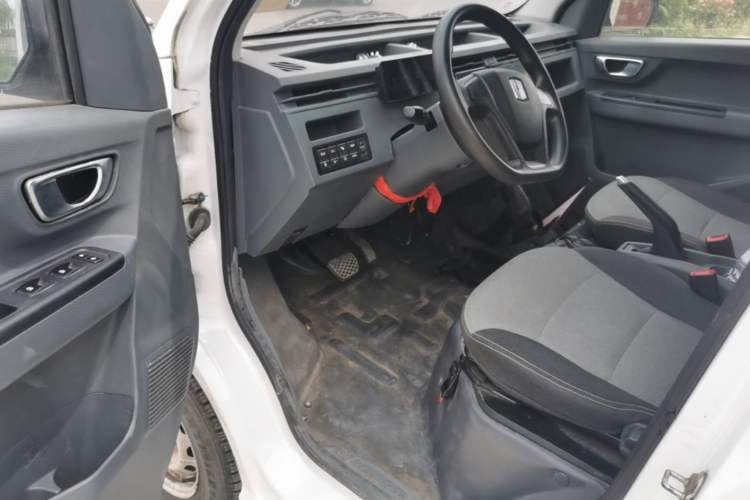 Used Farizon Xingxiang V 2023 V6E Zhonghang Lithium Battery 38.64kWh Value Edition Driver Seat