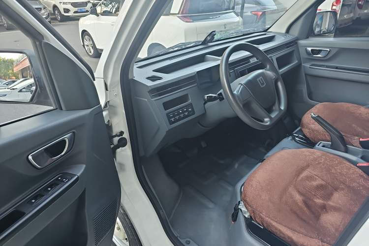 Used Farizon Xingxiang V 2023 V6E Ningde Times 41.86kWh Value Edition Driver Seat