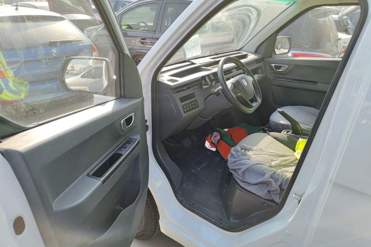 Used Farizon Xingxiang V 2023 V6E Zhonghang Lithium Battery 38.64kWh Value Edition Driver Seat