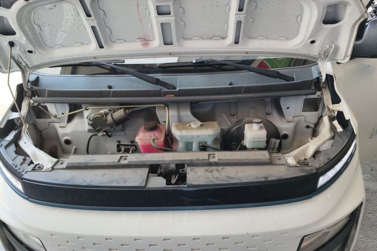 Used Farizon Xingxiang V 2023 V5E AVIC Lithium Battery 38.64kWh Deluxe Edition Engine Bay