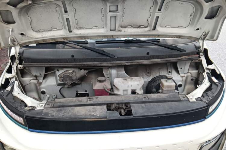 Used Farizon Xingxiang V 2023 V6E Guoxuan 41.93 kWh Feature Edition JHC6480BEV51 Engine Bay