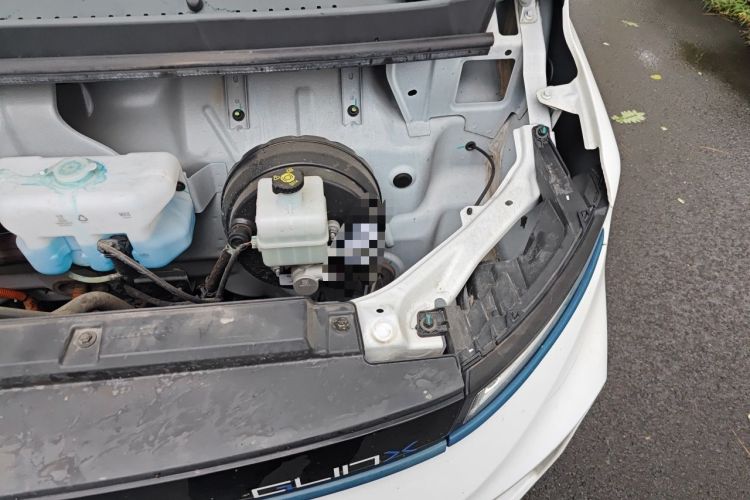 Used Farizon Xingxiang V 2023 V6E Zhonghang Lithium Battery 38.64kWh Value Edition Engine Bay Left