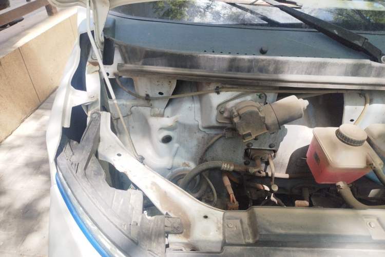 Used Farizon Xingxiang V 2023 V6E Zhonghang Lithium Battery 38.64kWh Value Edition Engine Bay Right