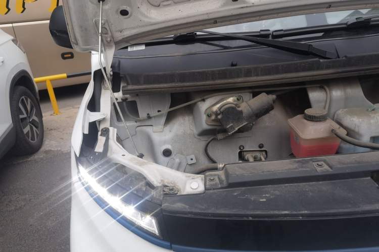 Used Farizon Xingxiang V 2023 V6E Ningde Times 38.64 kWh Value Edition Engine Bay Right