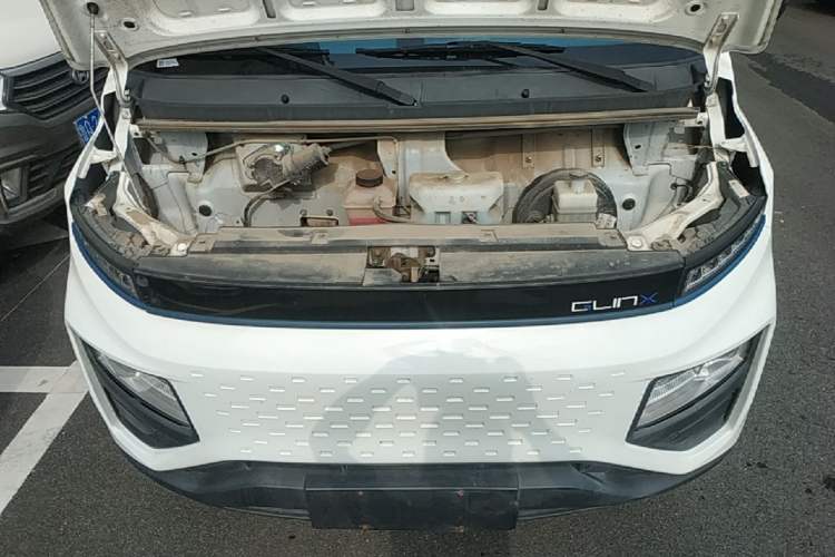 Used Farizon Xingxiang V 2023 V6E PLUS Ningde Era 41.86kWh 3rd-Generation Battery Pack – Premium Edition Engine Bay
