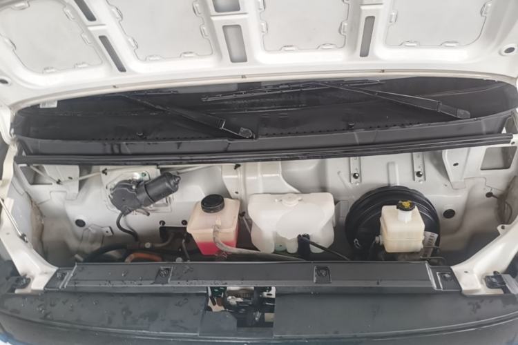 Used Farizon Xingxiang V 2023 V6E PLUS Ningde Era 41.86kWh 3rd-Generation Battery Pack – Value Edition Engine Bay