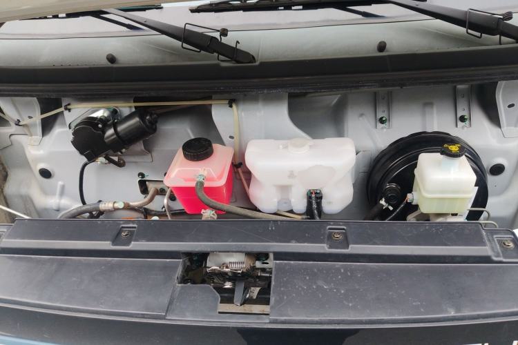 Used Farizon Xingxiang V 2023 V6E Zhonghang Lithium Battery 38.64kWh Value Edition Engine Bay