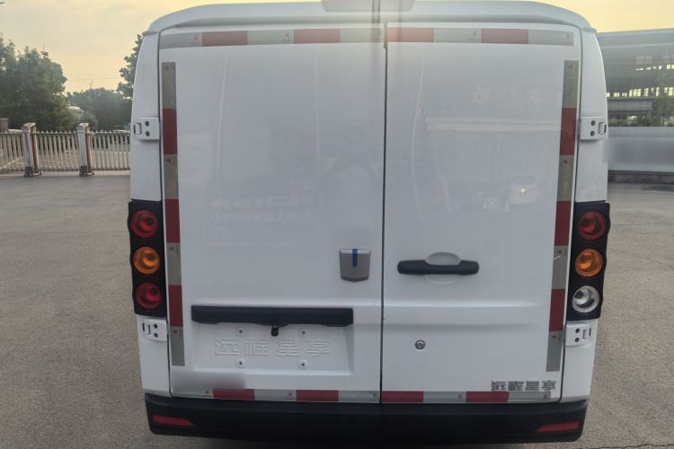 Used Farizon Xingxiang V 2023 V6E Ningde Times 38.64 kWh Value Edition Exterior 12