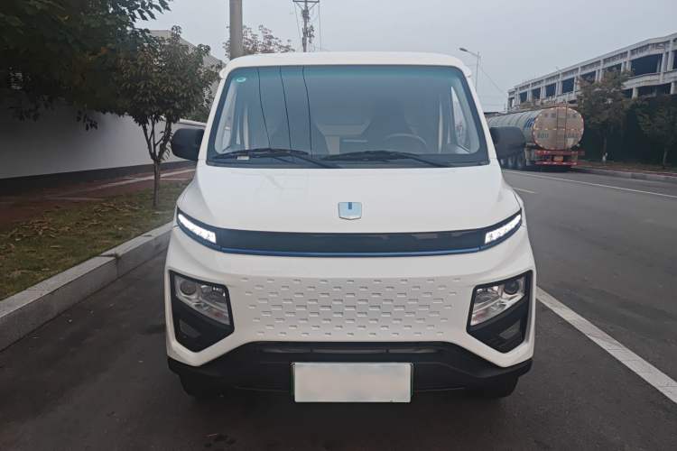 Used Farizon Xingxiang V 2023 V6E Ningde Times 41.86kWh Value Edition Exterior 2