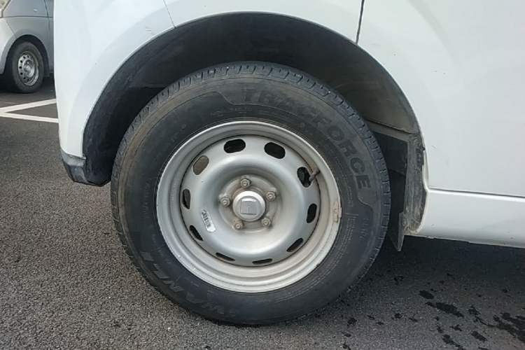 Used Farizon Xingxiang V 2023 V6E PLUS Ningde Era 41.86kWh 3rd-Generation Battery Pack – Premium Edition Exterior 4