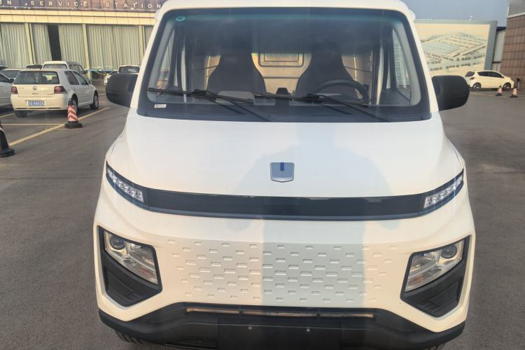 Used Farizon Xingxiang V 2023 V6E Ningde Times 38.64 kWh Value Edition Exterior 5