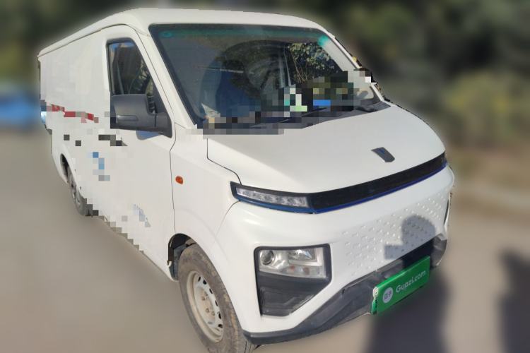 Used Farizon Xingxiang V 2023 V6E Ningde Times 41.86kWh Value Edition Front Right 45 Deg