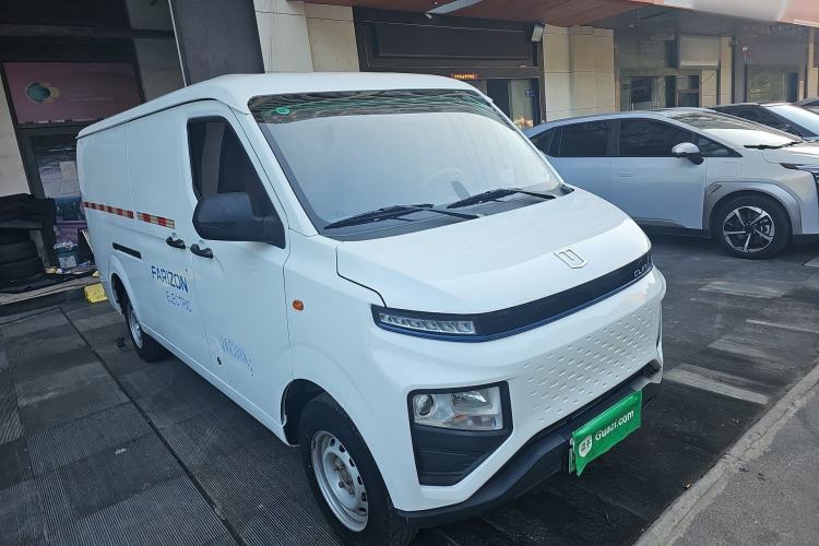 Used Farizon Xingxiang V 2023 V6E Ningde Times 41.86kWh Value Edition Front Right 45 Deg