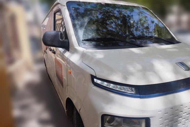 Used Farizon Xingxiang V 2023 V6E Zhonghang Lithium Battery 38.64kWh Value Edition Front Right 45 Deg