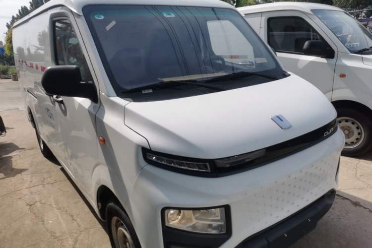 Used Farizon Xingxiang V 2023 V5E Guoxuan High-Tech 38.7 kWh Deluxe Edition Front Right 45 Deg