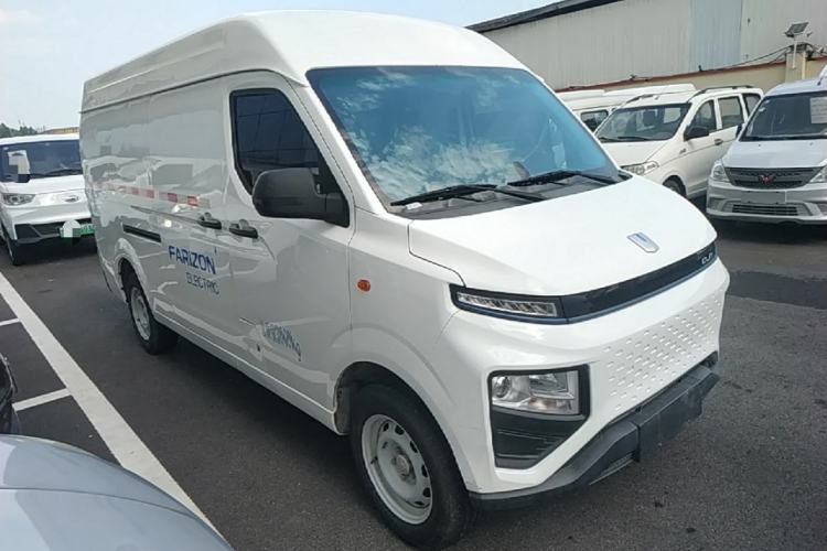 Used Farizon Xingxiang V 2023 V6E PLUS Ningde Era 41.86kWh 3rd-Generation Battery Pack – Premium Edition Front Right 45 Deg