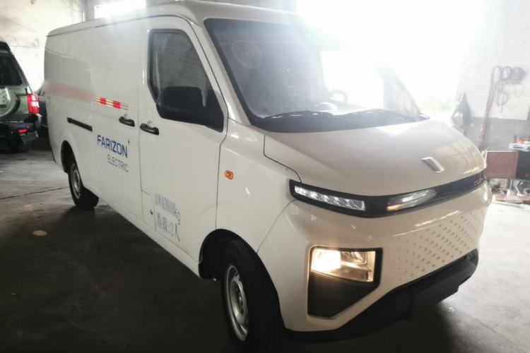 Used Farizon Xingxiang V 2023 V6E Zhonghang Lithium Battery 38.64kWh Value Edition Front Right 45 Deg
