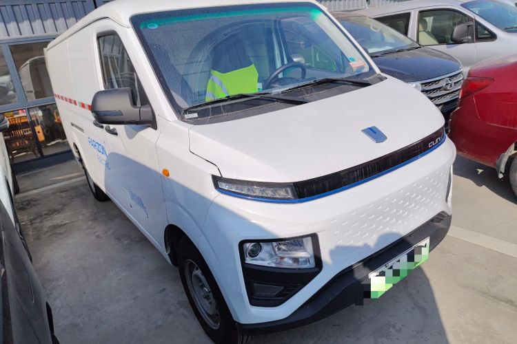 Used Farizon Xingxiang V 2023 V6E Zhonghang Lithium Battery 38.64kWh Value Edition Front Right 45 Deg