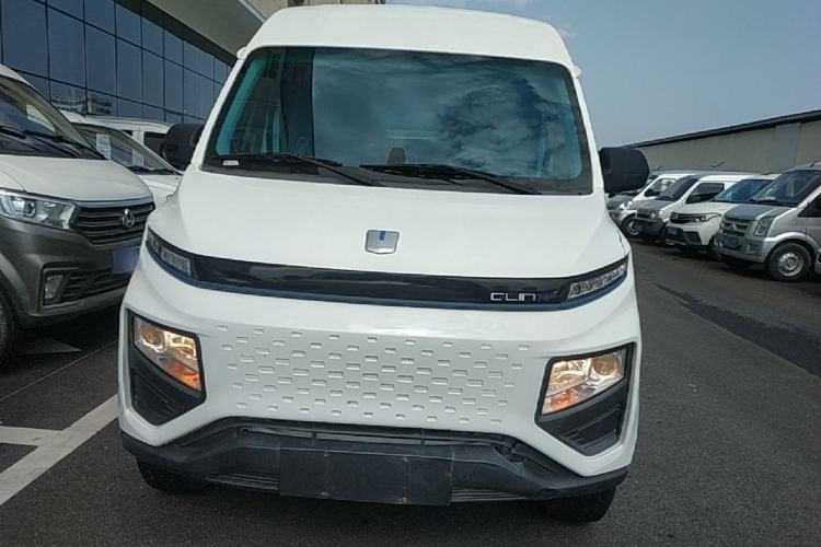Used Farizon Xingxiang V 2023 V6E PLUS Ningde Era 41.86kWh 3rd-Generation Battery Pack – Premium Edition Front