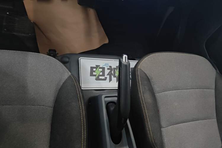 Used Farizon Xingxiang V 2023 V6E Guoxuan Hi-Tech 41.93 kWh Value Edition Gear Lever
