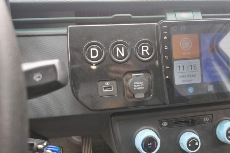 Used Farizon Xingxiang V 2023 V6E Zhonghang Lithium Battery 38.64kWh Value Edition Gear Lever