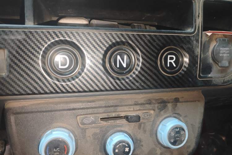 Used Farizon Xingxiang V 2023 V6E Guoxuan Hi-Tech 41.93 kWh Value Edition Gear Lever