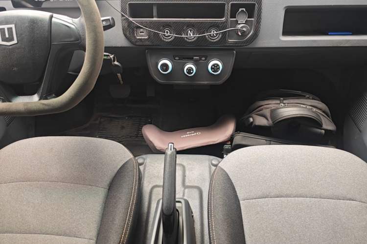 Used Farizon Xingxiang V 2023 V6E Guoxuan Hi-Tech 41.93 kWh Value Edition Gear Lever