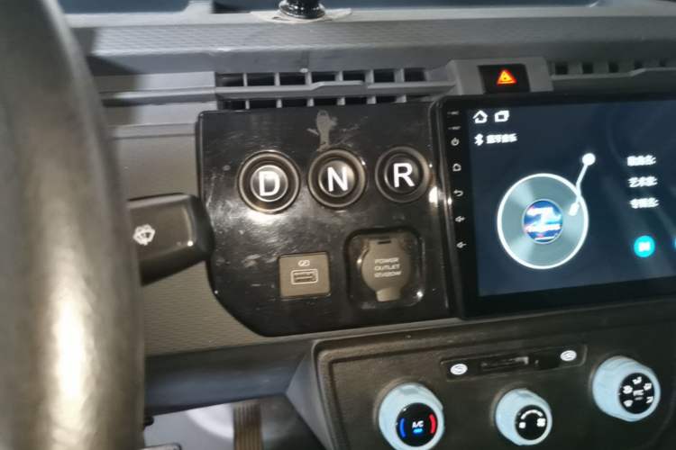 Used Farizon Xingxiang V 2023 V6E Zhonghang Lithium Battery 38.64kWh Value Edition Gear Lever