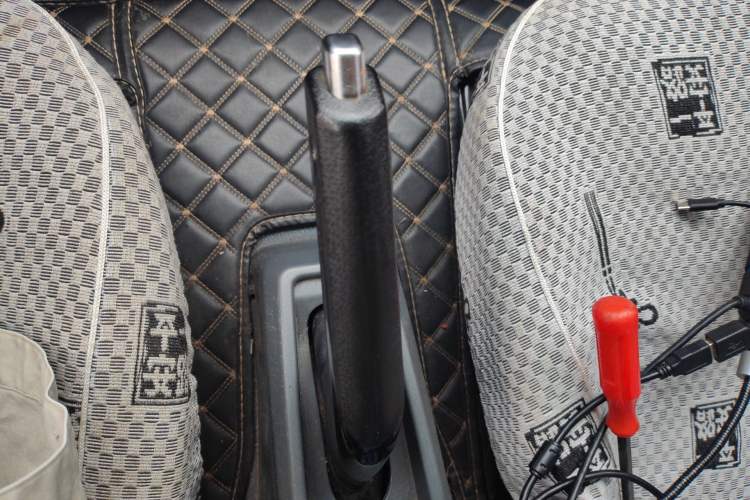 Used Farizon Xingxiang V 2023 V6E Guoxuan Hi-Tech 41.93 kWh Value Edition Gear Lever