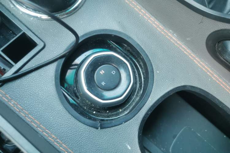 Used Farizon Xingxiang V 2023 V6E Guoxuan 41.93 kWh Feature Edition JHC6480BEV51 Gear Lever